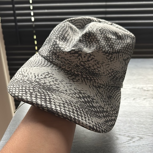 Lululemon Patterned Cap - Picture 2 of 3